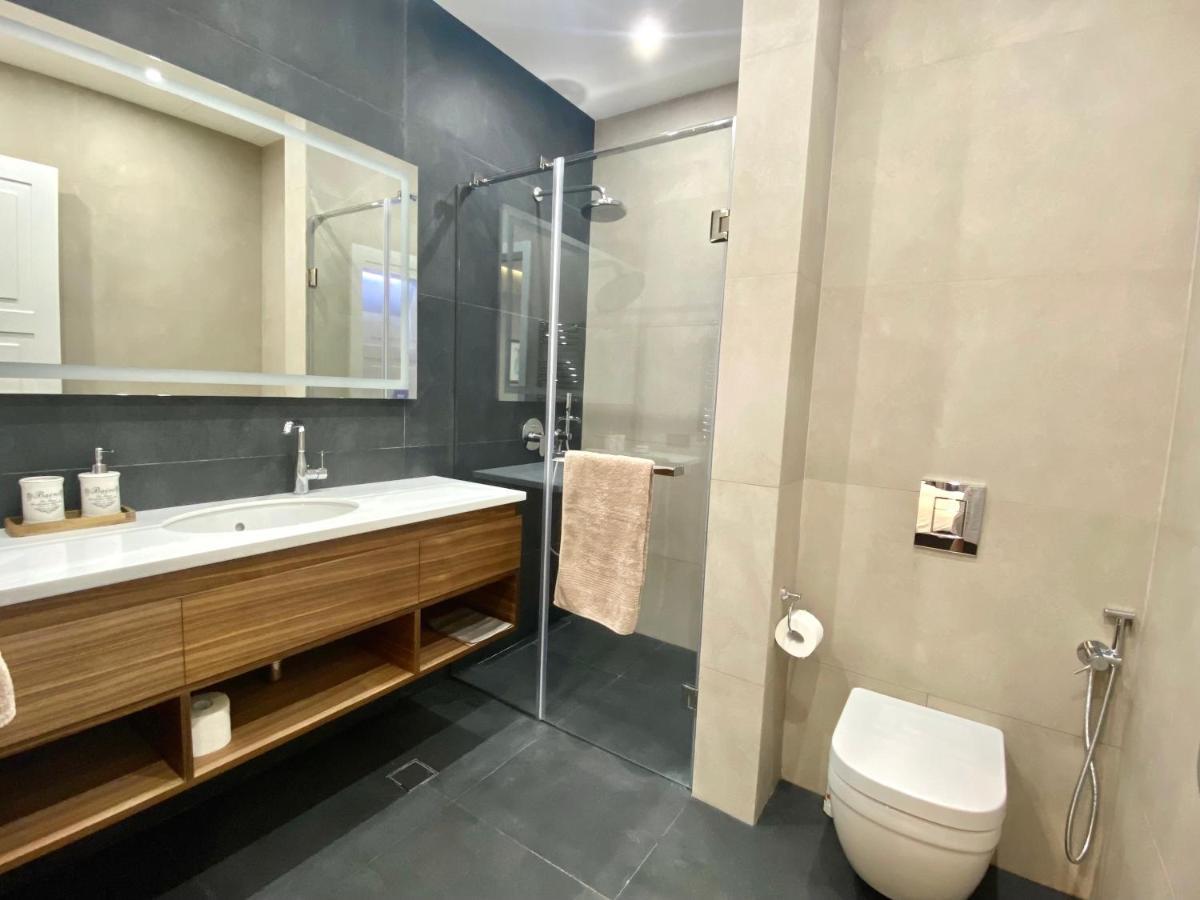 Heart Of Yerevan - City Center Luxury Apartments Exterior photo